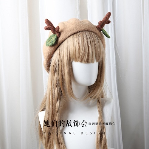 Christmas Elk Fawn Wool Beret