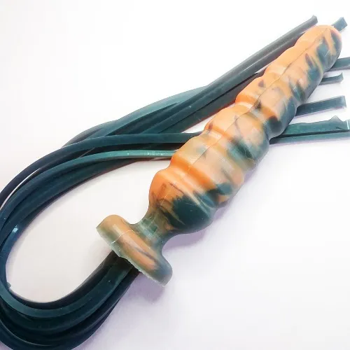 Jouet fouet carotte artisanal par PIP