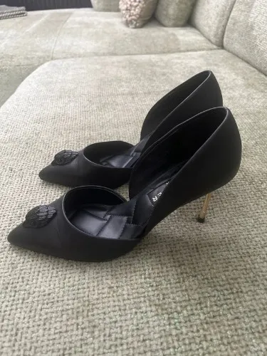 Escarpin noir à talon doré Kurt Geiger