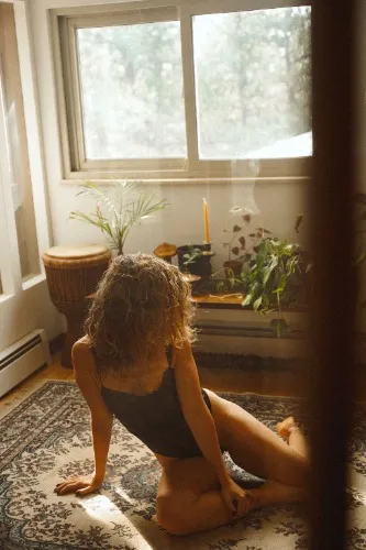 Pay for me to get my nails done