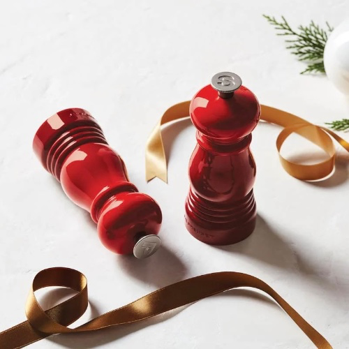 Le Creuset Classic Salt and Pepper Mill Set, for Personal Use, Chip-resistant ABS Plastic, Corrosion Resistant, 11 cm, Cherry Red - cherry red