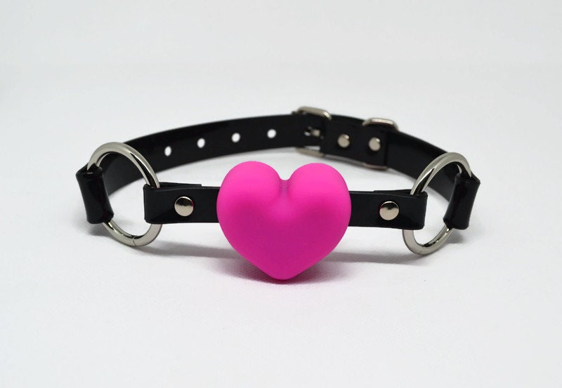 Pink heart  Gag with  PVC black strap -Lockable -Vegan | Lockable / Black
