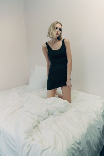 VESTIDO CORTO AJUSTADO