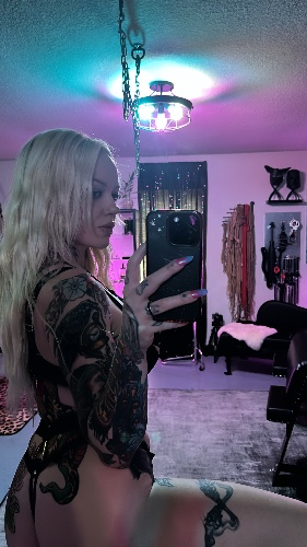 Cuck funded hotel staycation 