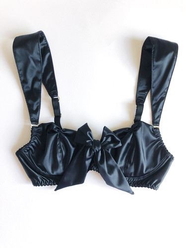 Marie Antoinette Black bra