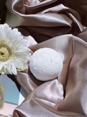 VANILLA BATH BOMB