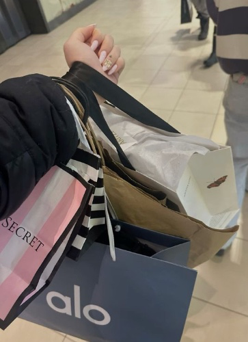 Shopping🛍️💘