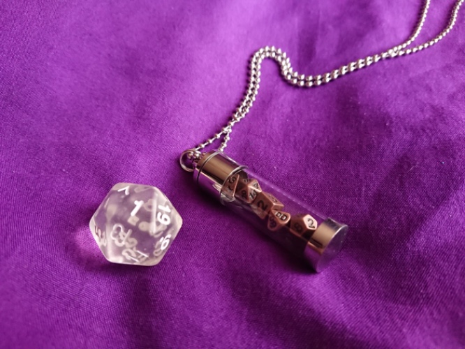 Tiny Metal Dice - Silver (necklace)
