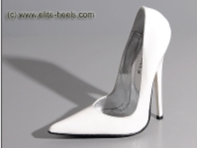 Classic pumps white
