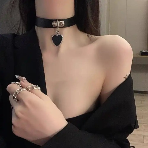 Gothic Heart Leather Choker - black / 60cm / Necklaces