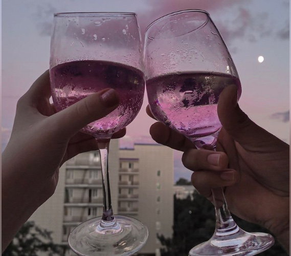 Grand gesture 🤩🥳