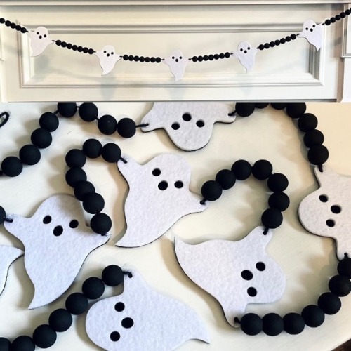R$25,64  25%OFF | Ghosts Garland banner happy Halloween Party fall festival Fireplace Mantle Spooky Wall Boho Farmhouse home Decoration Backdrop