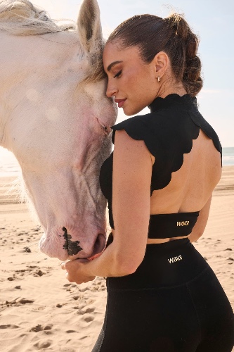 Scallop Cutout Mock Neck Bra | Black / S