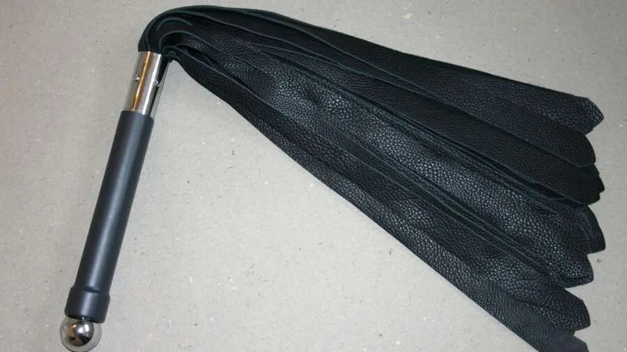 THE FIST ORGASM FLOGGER