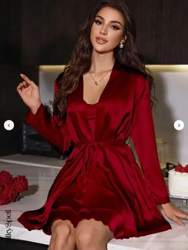 Nightgown and robe 