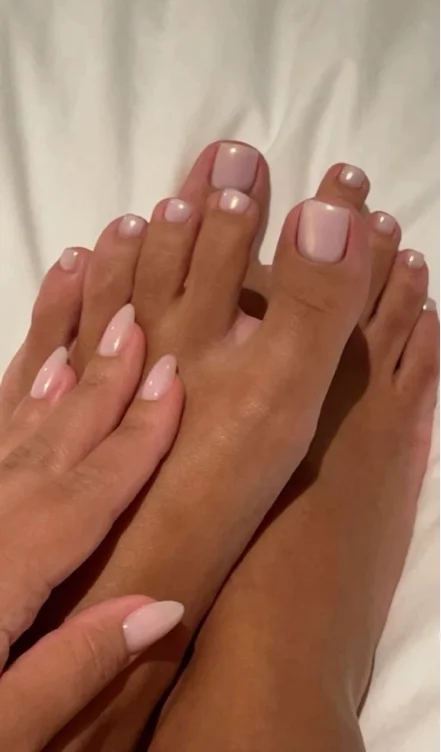mani & pedi