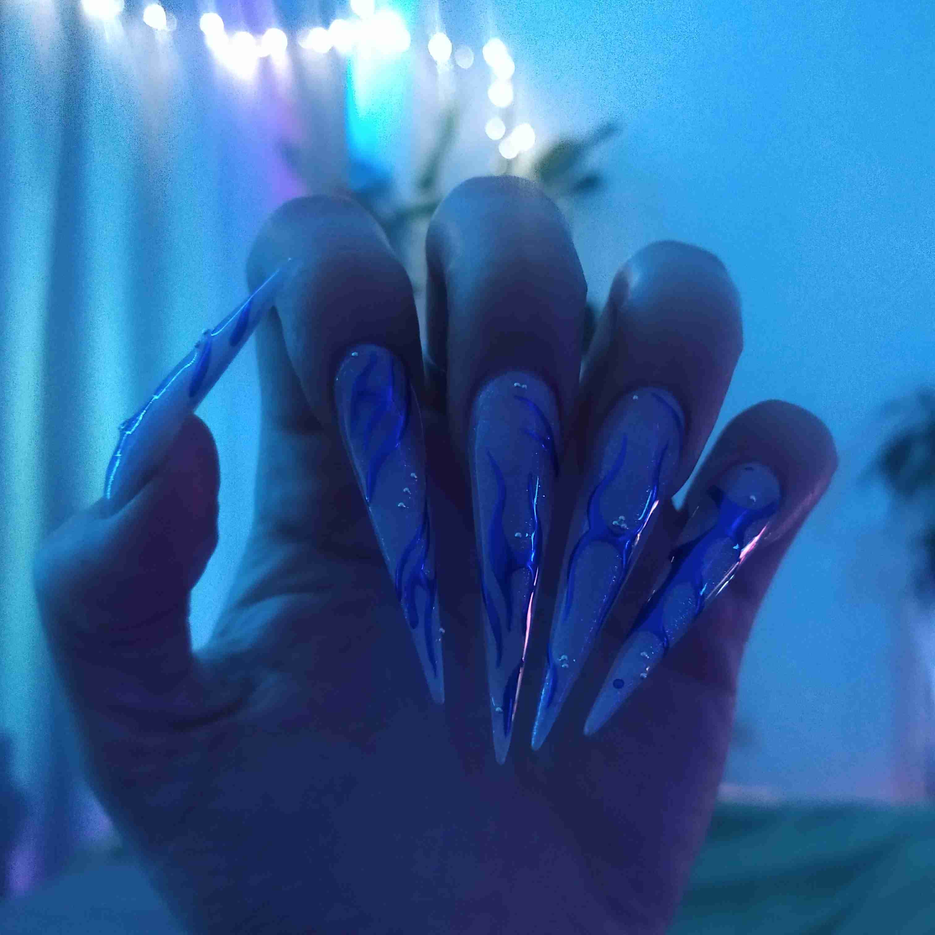 Nails 