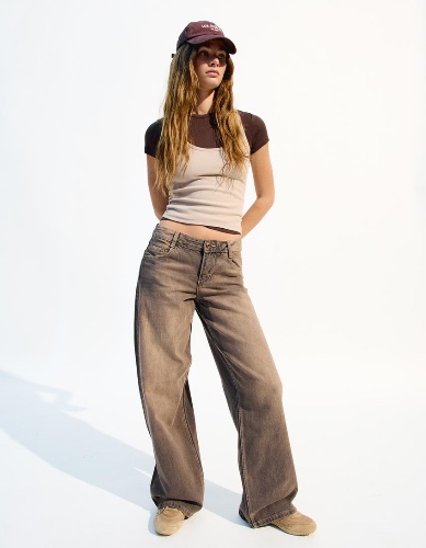 Džínsy s nízkym pásom so širokými nohavicami