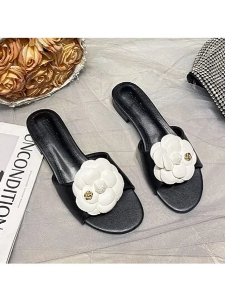 2024 Vår/Sommar Nyankomst Dam Camellia Beach Flip Flops, Casual Vacation Style, Mångsidig Låg Klack, Rund Toe, Flat Open Toe Tofflor