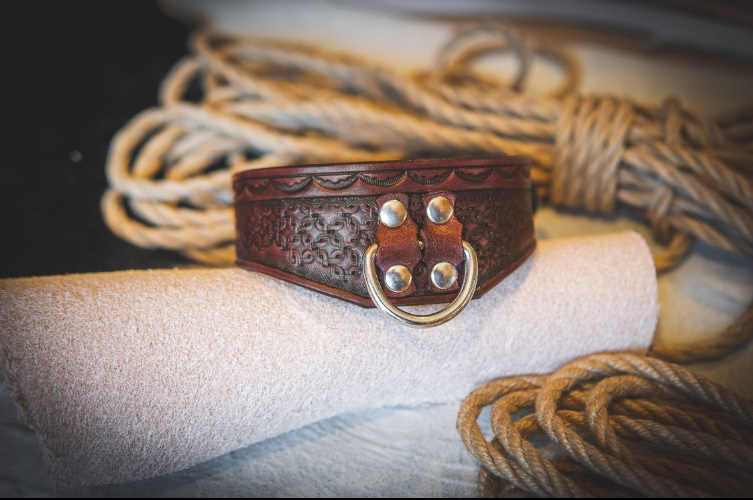Celtic Knots Leather Bondage Collar, Hand Tooled Leatherwork
