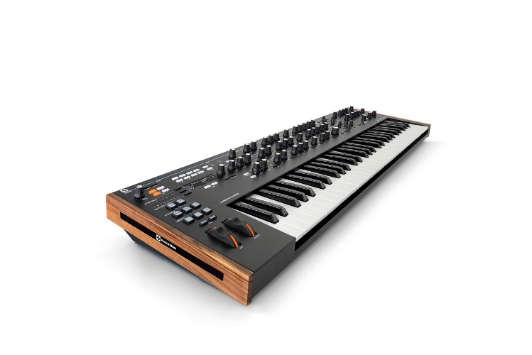 Novation Summit Two-Part 16-Voice 61-Key Polyphonic Synthesizer - 