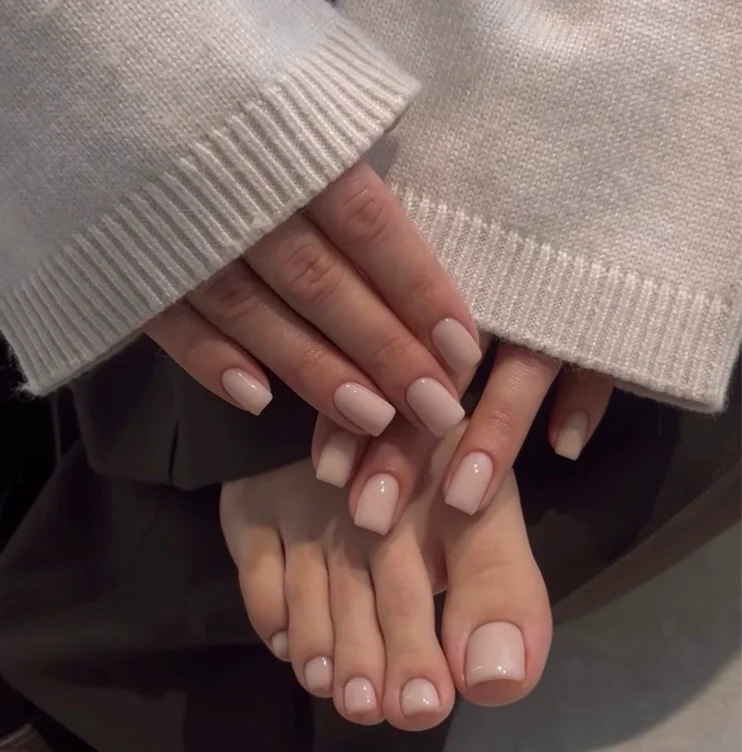 Manicure and pedicure 🎀