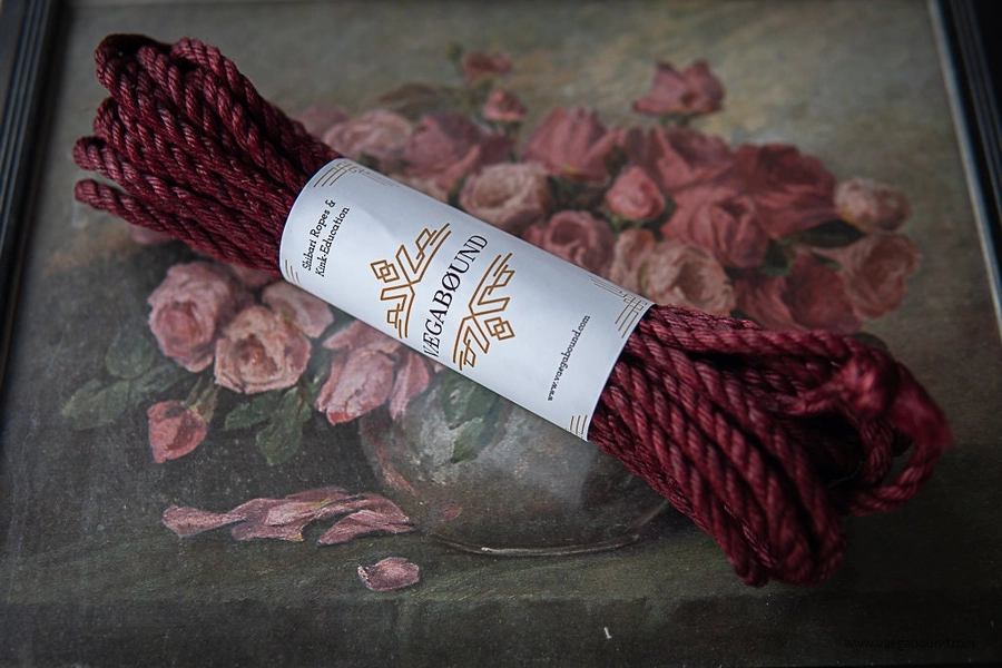 DARK RUBY ø 5 mm Premium quality jute rope sets for Kinbaku / Shibari / Bondage in 8 m and 10 m lengths, dyed