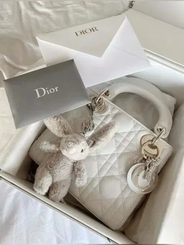 𝜗𝜚⋆₊˚  Medium Gift Box