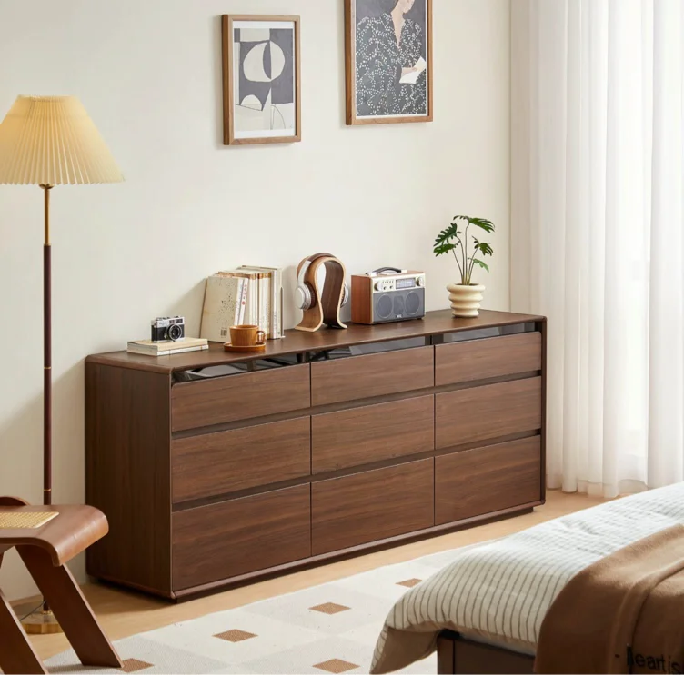 Chest of drawers