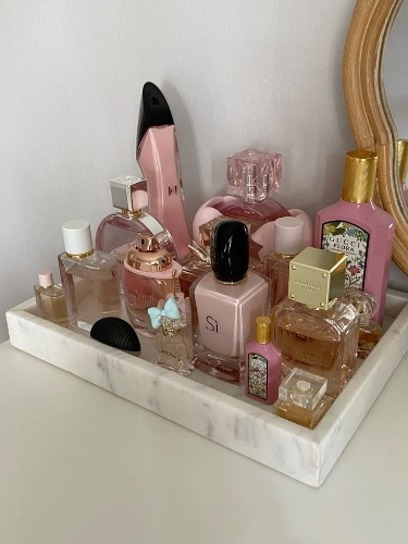 A perfume💐