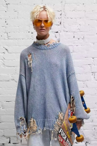 DISTRESSED OVERSIZED PULLOVER - DENIM BLUE | PRINTED DENIM BLUE / S / R13WY089