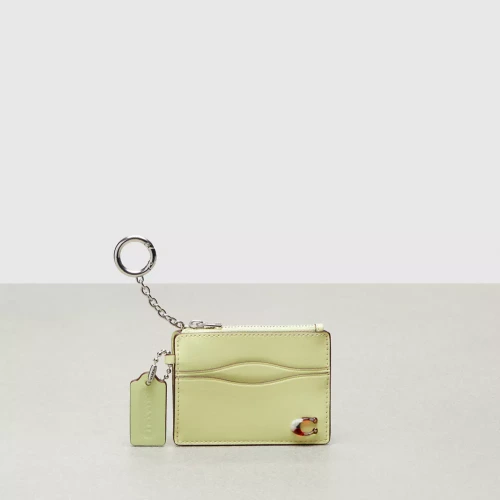 Wavy Zip Card Case With Key Ring In Smooth Coachtopia Leather
