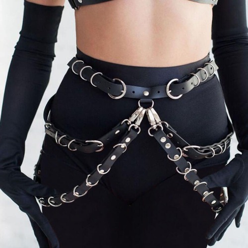 Punk Black Leather Metal Ring Waist Belt - Black / Adjustable