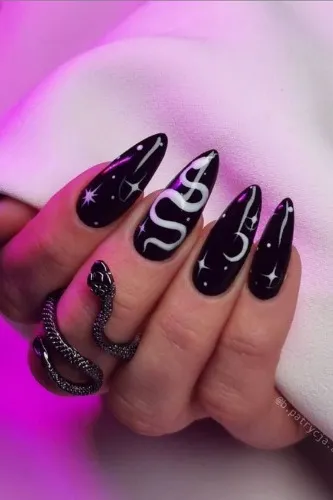 Snake manicure