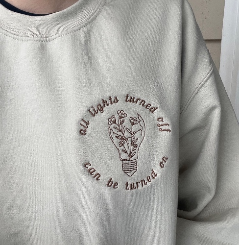 Call Your Mom Noah Kahan Sweatshirt | XL