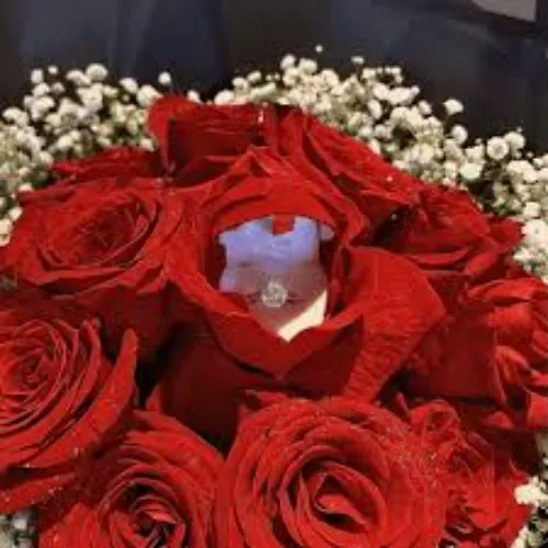 Marry me (ring and flower bouquet)