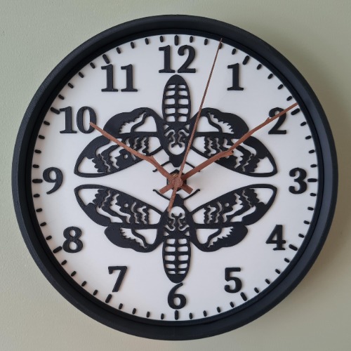 Dodge Designs Death's Head Hawkmoth väggklocka 3D-tryck