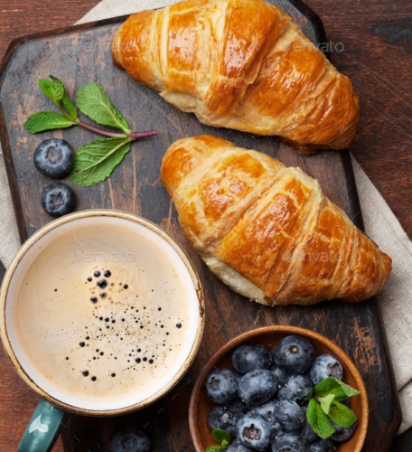 Coffee & croissant