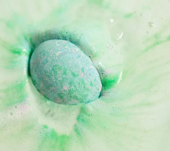 Lakes Bath Bomb | LUSH